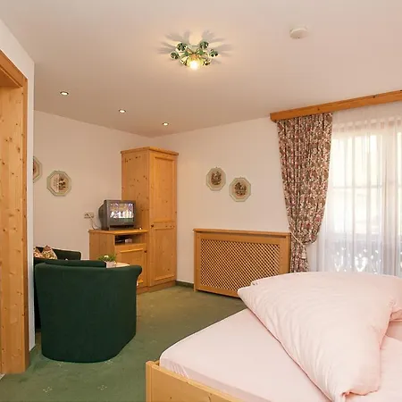 Haus Gerlinde Guest house